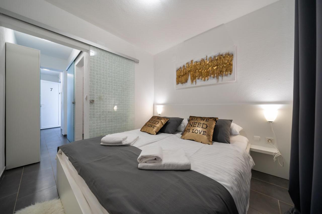 Holiday Apartments Amarilis Pakostane Exterior photo