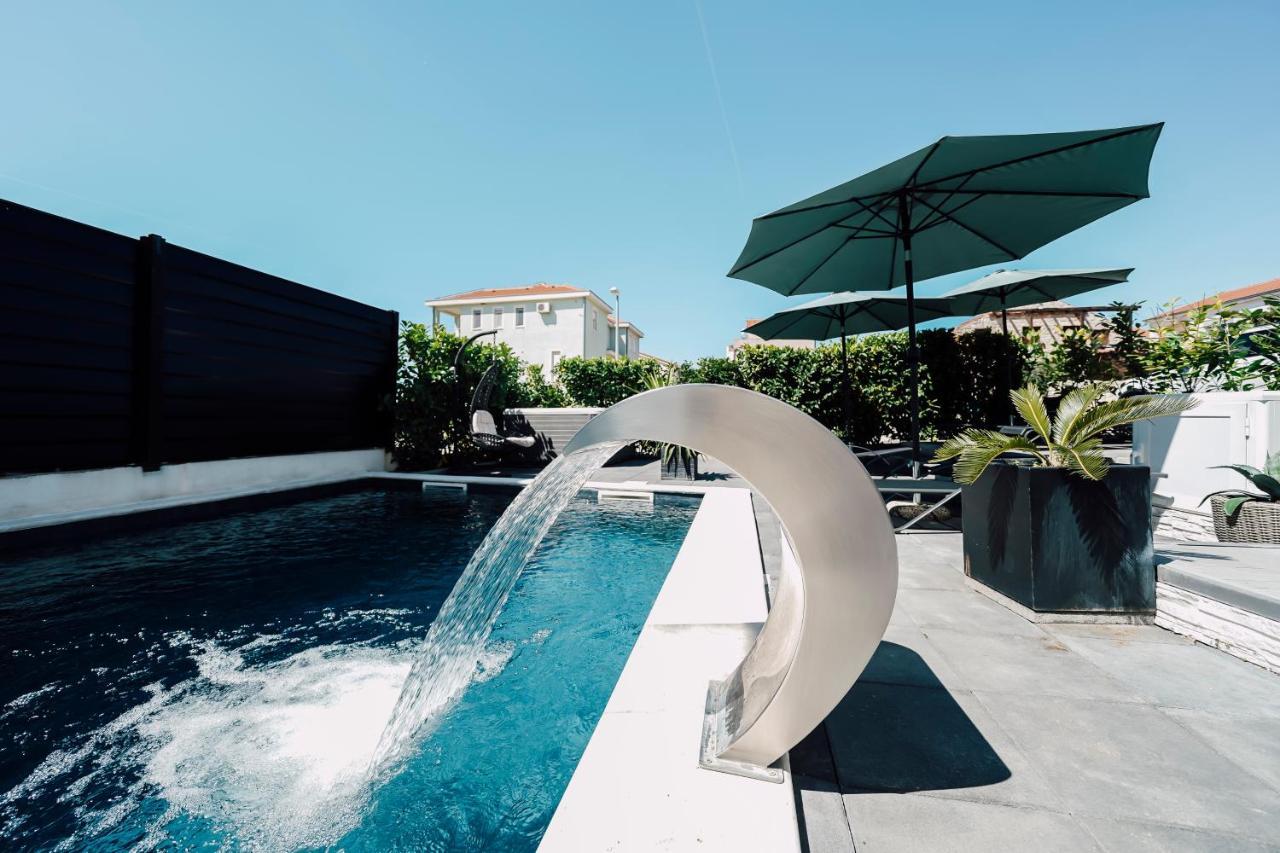Holiday Apartments Amarilis Pakostane Exterior photo