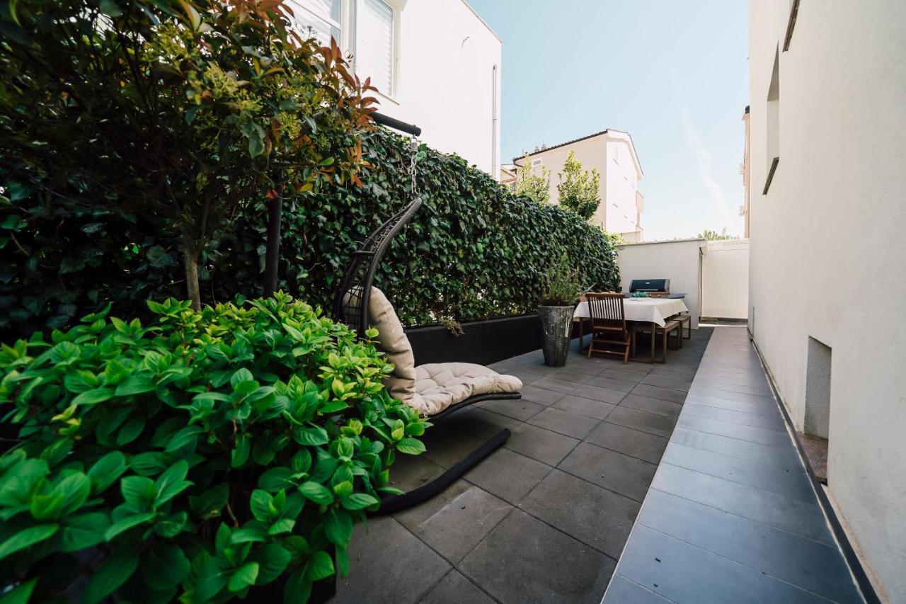 Holiday Apartments Amarilis Pakostane Exterior photo