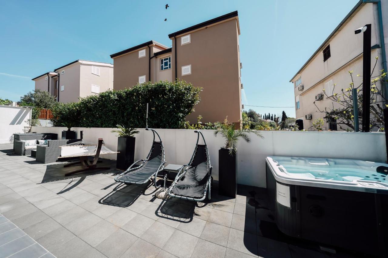 Holiday Apartments Amarilis Pakostane Exterior photo